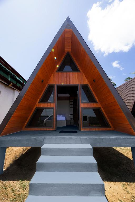 Entrance and landscaping detail at the Arugam Bay project